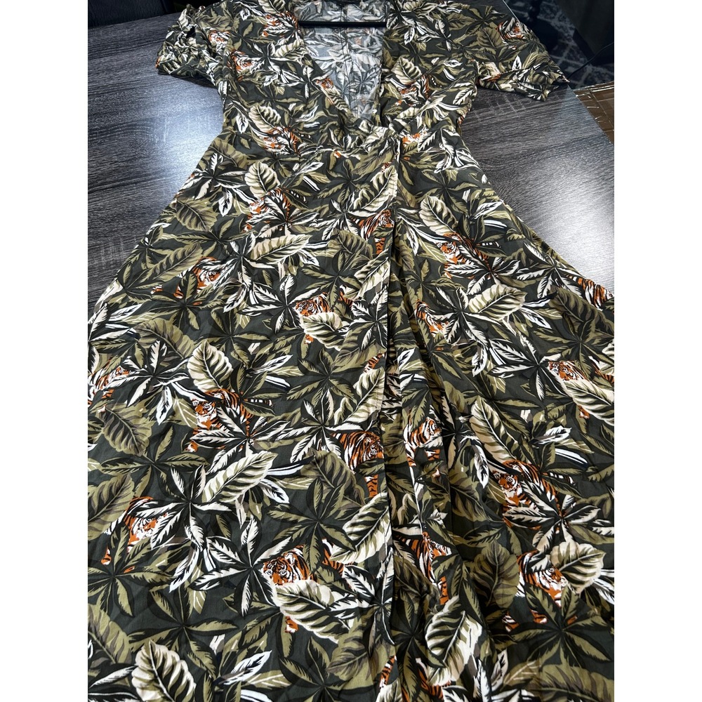 Banana Republic Size 0 Maxi Wrap Dress Tiger Leaf Print Short Sleeve‎
